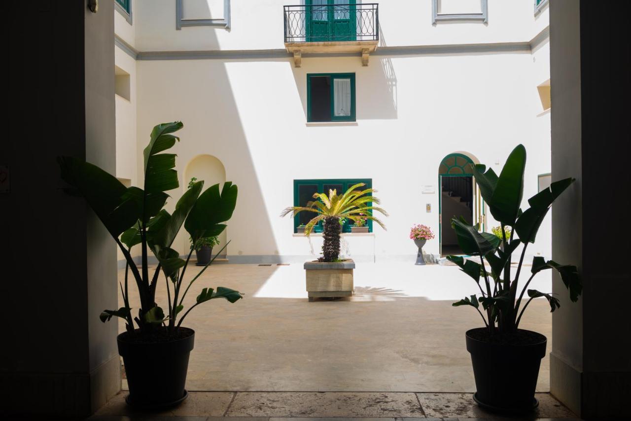 Historico Loft & Rooms Palazzo Adragna XIX Trapani Exterior foto