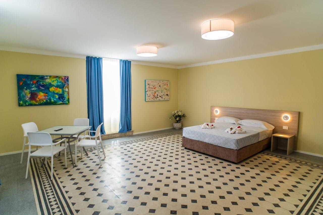 Historico Loft & Rooms Palazzo Adragna XIX Trapani Exterior foto