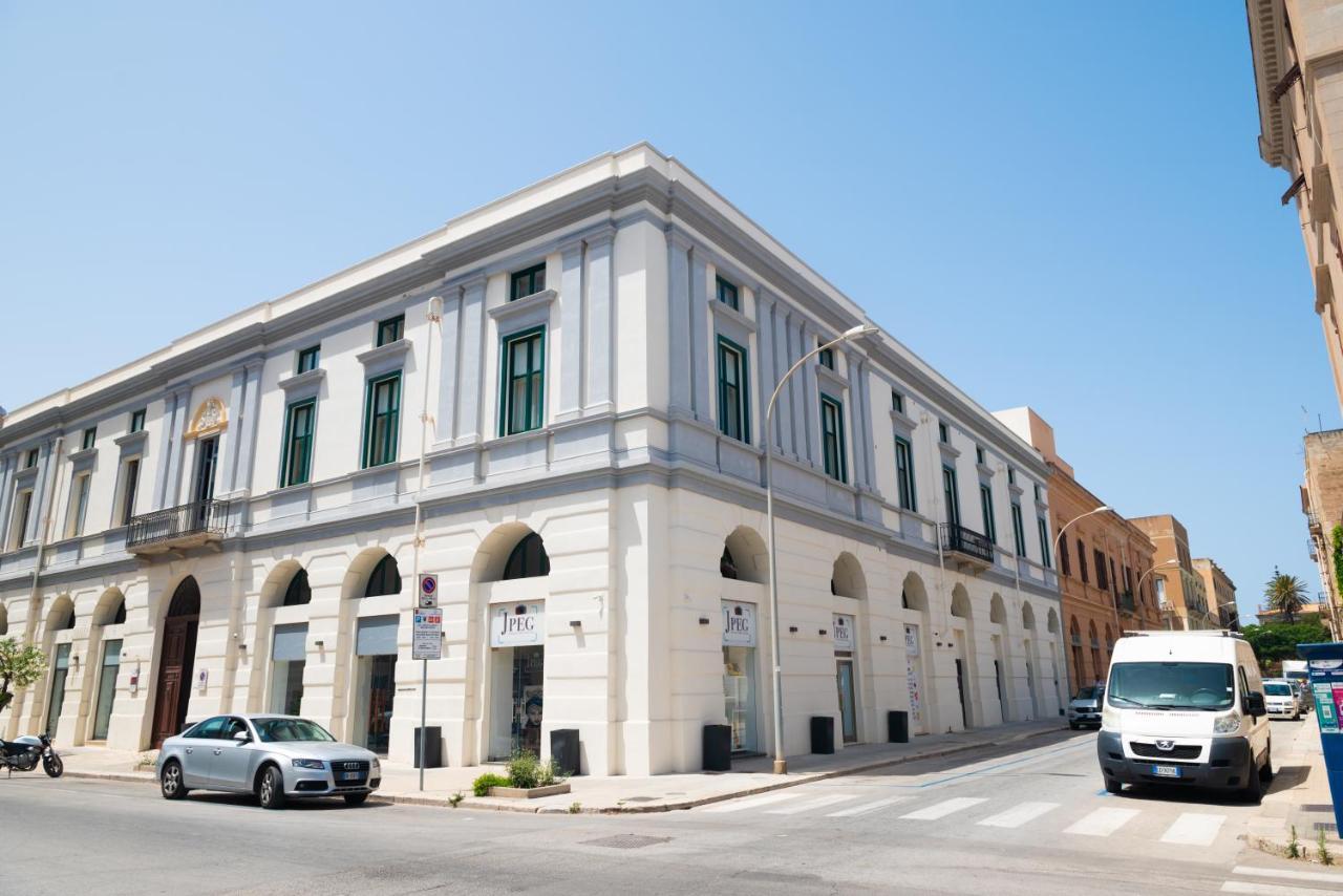 Historico Loft & Rooms Palazzo Adragna XIX Trapani Exterior foto