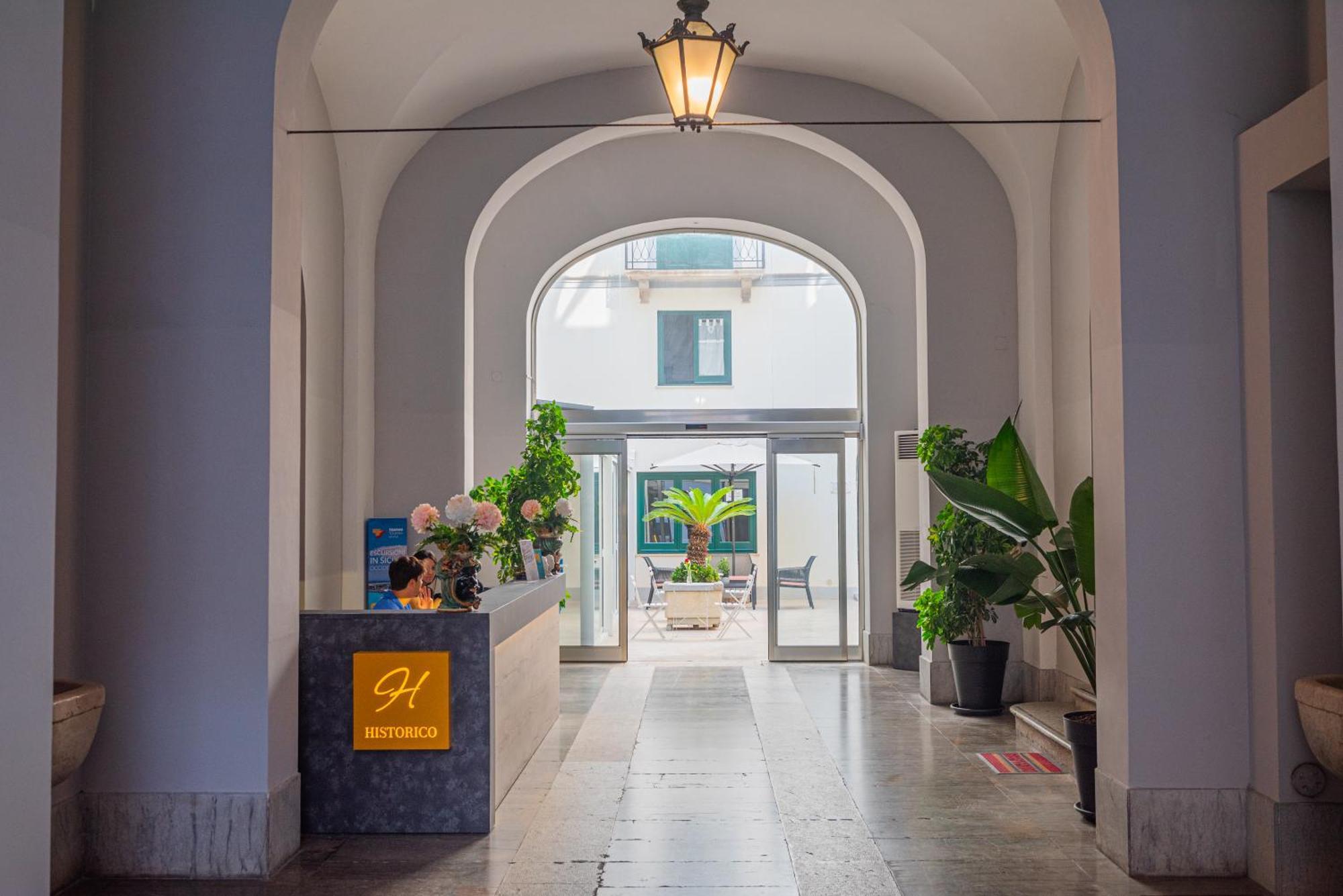 Historico Loft & Rooms Palazzo Adragna XIX Trapani Exterior foto